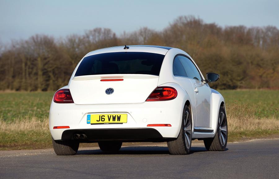 Volkswagen Beetle 2011 года  (UK) (фото 19 из 39)